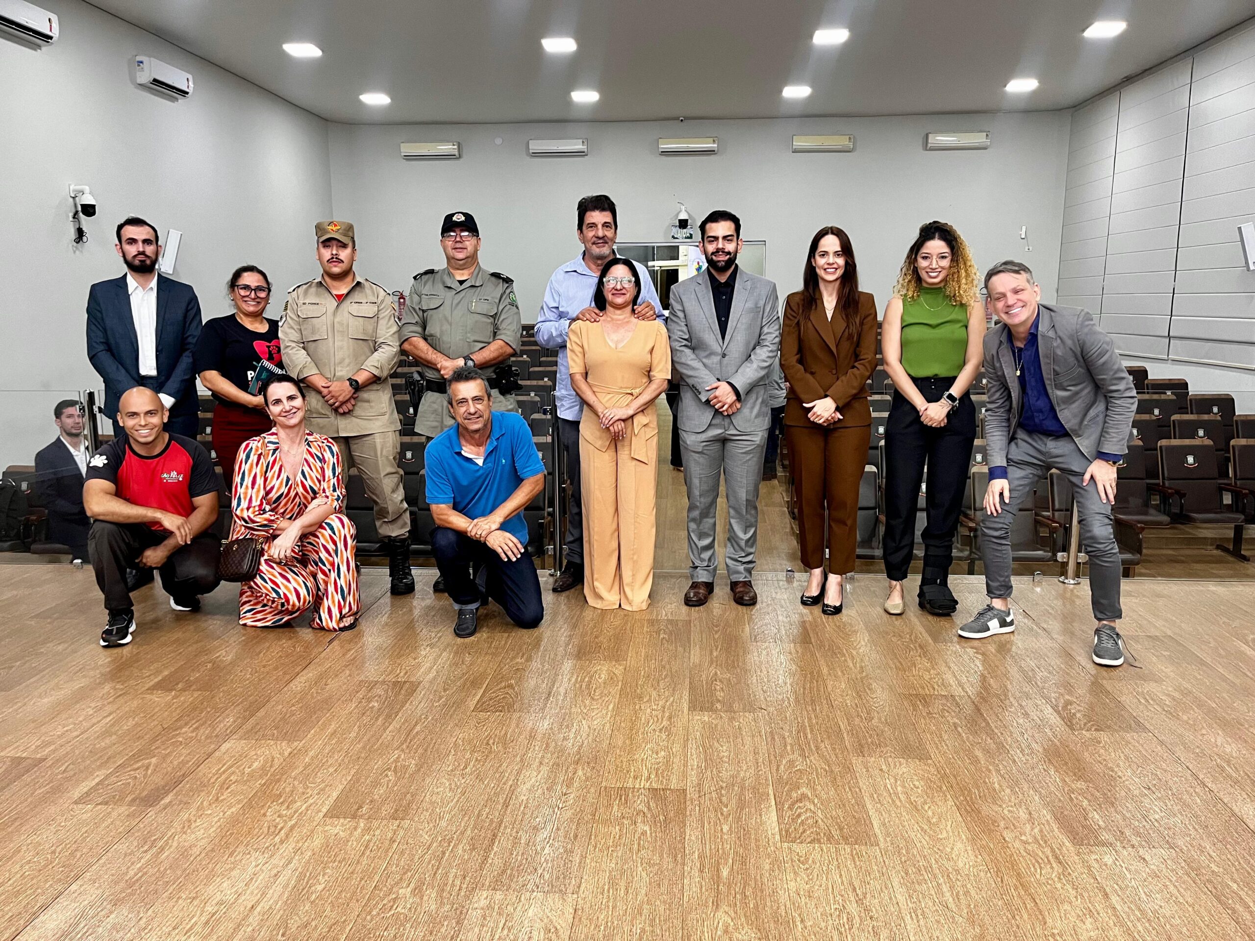 Audiência Pública na Câmara Municipal de Santa Helena Reúne Sociedade em Defesa dos Animais